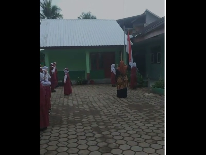 UPACARA BENDERA SETENGAH TIANG